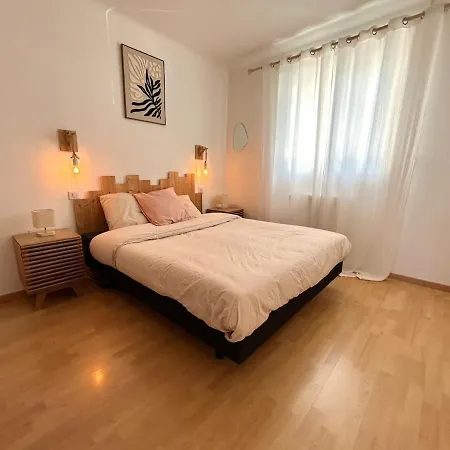 Maison 6 A 8 Personnes, Jardin, Parking Prive