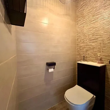 Feriehus Maison 6 A 8 Personnes, Jardin, Parking Prive